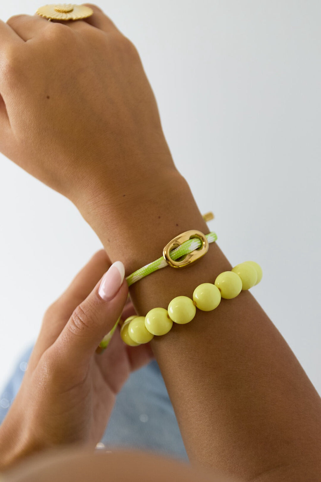 Kralenarmband geel