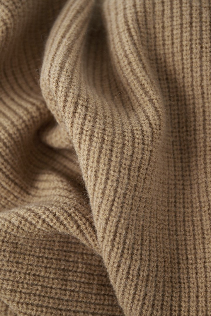 Knitted midi jurk camel
